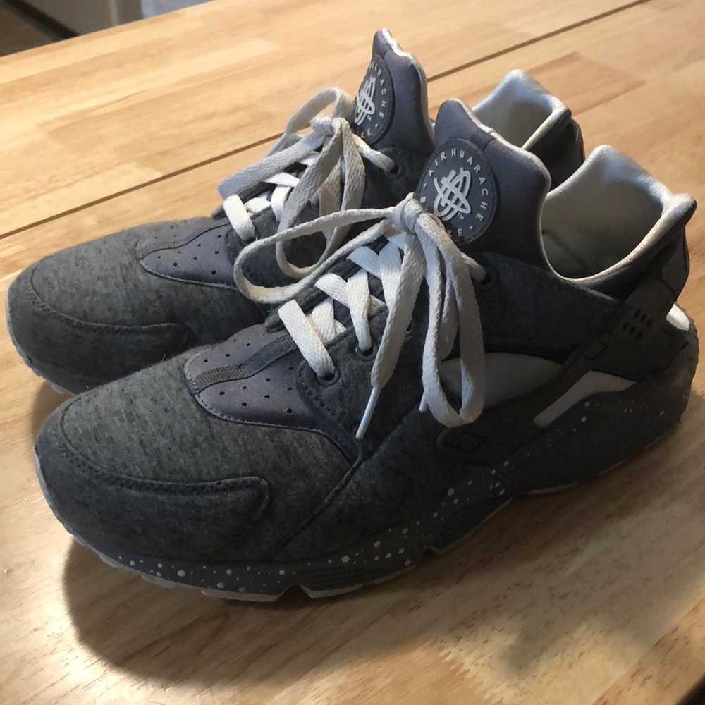 Nike Men’s Air Huarache Tech Fleece Sneakers